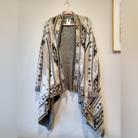 Nevada Blanket Wrap Cardigan - Picture 2 of 4